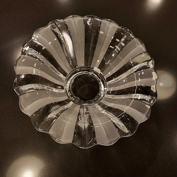 Scalloped Vintage Glass Bowl - Picture 3 of 7